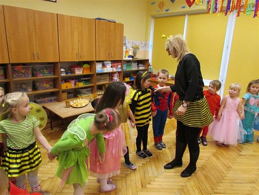 Grafika #32: 18.01.2019 Zabawa karnawałowa z Mikołajem