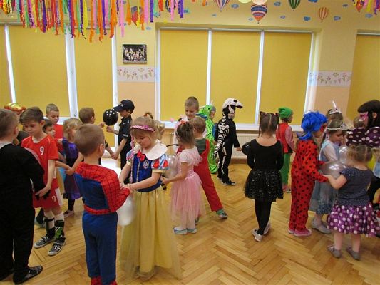 Grafika #42: 18.01.2019 Zabawa karnawałowa z Mikołajem