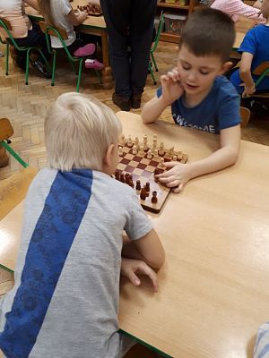 Grafika #52: Gr III Cykl lekcji instruktażowych "Gram w Szachy "z zaproszonym gościem specjalnym : Lekcja nr 1 Szachownica