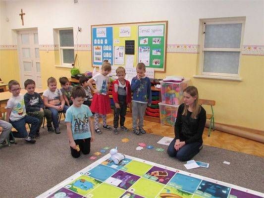 Grafika #13: 04.01.2019 Zajęcia z kodowania z robotem edukacyjnym