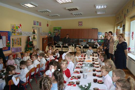 Grafika #8: 21.12.2018 Wigilia w przedszkolu