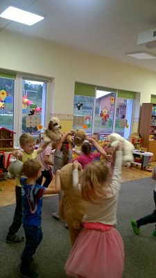 Grafika #4: Światowy Dzień Pluszowego Misia