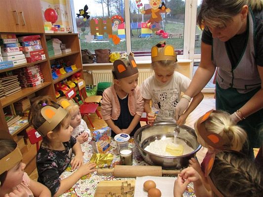 Grafika #14: Światowy Dzień Pluszowego Misia