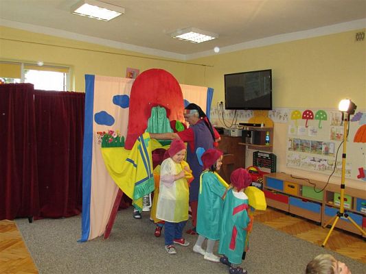 Grafika #24: 24.10.2018 "Lulek i Pulek w teatrze"