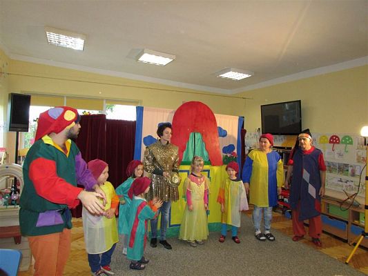 Grafika #52: 24.10.2018 "Lulek i Pulek w teatrze"