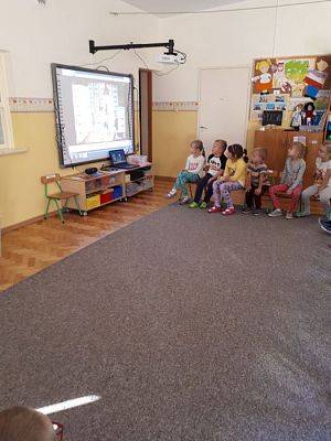 Grafika #2: 17.10.2018 Zajęcia edukacyjne w gr III Od ziarenka do bochenka