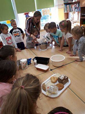 Grafika #7: 17.10.2018 Zajęcia edukacyjne w gr III Od ziarenka do bochenka