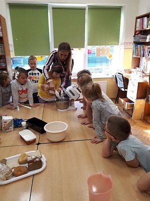 Grafika #16: 17.10.2018 Zajęcia edukacyjne w gr III Od ziarenka do bochenka