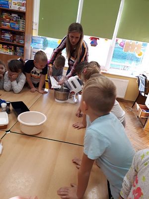 Grafika #22: 17.10.2018 Zajęcia edukacyjne w gr III Od ziarenka do bochenka