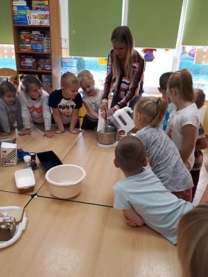 Grafika #24: 17.10.2018 Zajęcia edukacyjne w gr III Od ziarenka do bochenka