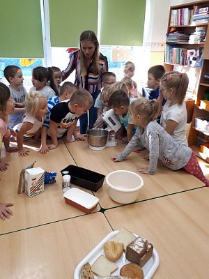 Grafika #27: 17.10.2018 Zajęcia edukacyjne w gr III Od ziarenka do bochenka