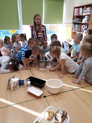 Grafika #28: 17.10.2018 Zajęcia edukacyjne w gr III Od ziarenka do bochenka