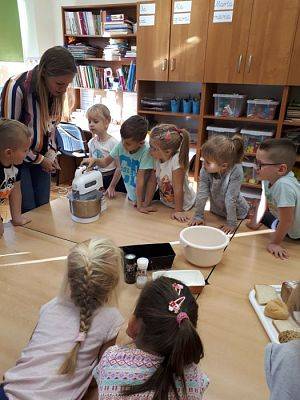 Grafika #29: 17.10.2018 Zajęcia edukacyjne w gr III Od ziarenka do bochenka