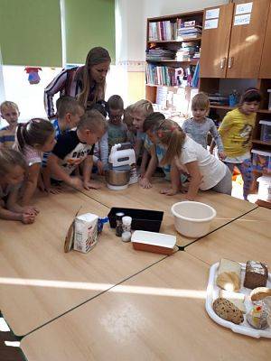 Grafika #31: 17.10.2018 Zajęcia edukacyjne w gr III Od ziarenka do bochenka