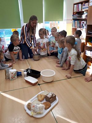 Grafika #37: 17.10.2018 Zajęcia edukacyjne w gr III Od ziarenka do bochenka