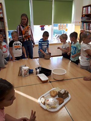 Grafika #40: 17.10.2018 Zajęcia edukacyjne w gr III Od ziarenka do bochenka