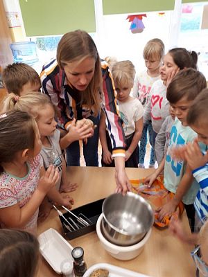 Grafika #43: 17.10.2018 Zajęcia edukacyjne w gr III Od ziarenka do bochenka