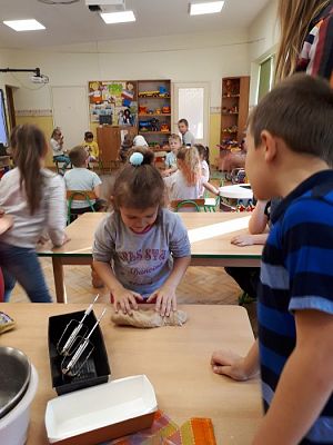 Grafika #47: 17.10.2018 Zajęcia edukacyjne w gr III Od ziarenka do bochenka