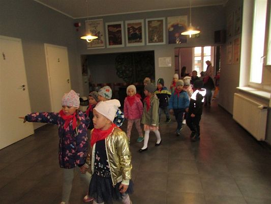 Grafika #10: 28.09.2018 Wyjazd do Teatru "Tęcza" w Słupsku na przedstawienie pt."Masza i Niedźwiedź"