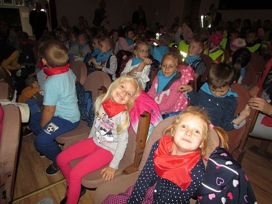 Grafika #14: 28.09.2018 Wyjazd do Teatru "Tęcza" w Słupsku na przedstawienie pt."Masza i Niedźwiedź"