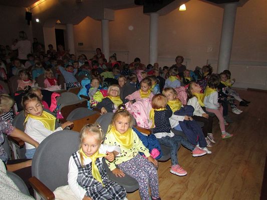 Grafika #22: 28.09.2018 Wyjazd do Teatru "Tęcza" w Słupsku na przedstawienie pt."Masza i Niedźwiedź"