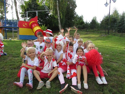 Grafika #2: 20.09.2018 "Piękna Nasza Polska Cała" - konkurencje sportowe pn."Biało-czerwoni"