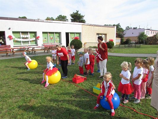 Grafika #6: 20.09.2018 "Piękna Nasza Polska Cała" - konkurencje sportowe pn."Biało-czerwoni"