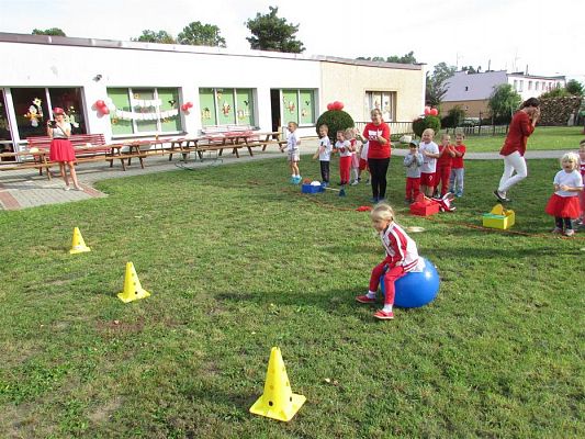 Grafika #7: 20.09.2018 "Piękna Nasza Polska Cała" - konkurencje sportowe pn."Biało-czerwoni"