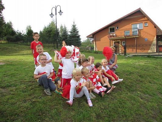 Grafika #8: 20.09.2018 "Piękna Nasza Polska Cała" - konkurencje sportowe pn."Biało-czerwoni"