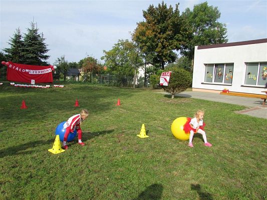Grafika #9: 20.09.2018 "Piękna Nasza Polska Cała" - konkurencje sportowe pn."Biało-czerwoni"