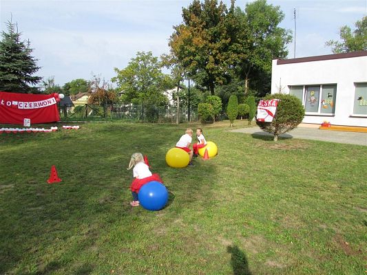 Grafika #12: 20.09.2018 "Piękna Nasza Polska Cała" - konkurencje sportowe pn."Biało-czerwoni"