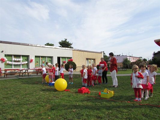 Grafika #13: 20.09.2018 "Piękna Nasza Polska Cała" - konkurencje sportowe pn."Biało-czerwoni"