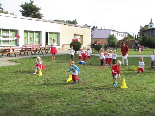 Grafika #15: 20.09.2018 "Piękna Nasza Polska Cała" - konkurencje sportowe pn."Biało-czerwoni"