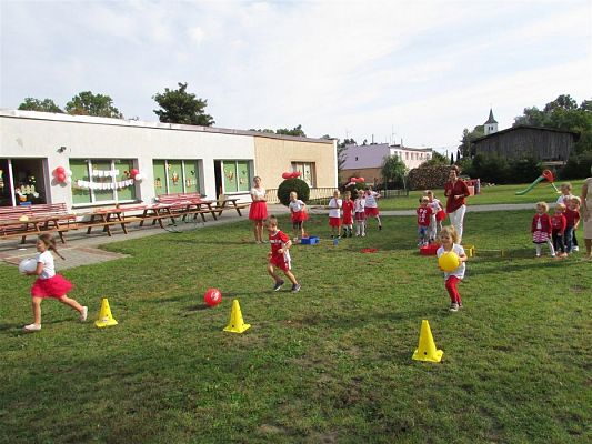 Grafika #19: 20.09.2018 "Piękna Nasza Polska Cała" - konkurencje sportowe pn."Biało-czerwoni"
