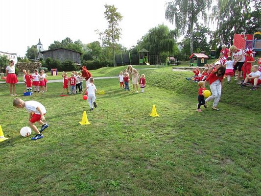 Grafika #21: 20.09.2018 "Piękna Nasza Polska Cała" - konkurencje sportowe pn."Biało-czerwoni"