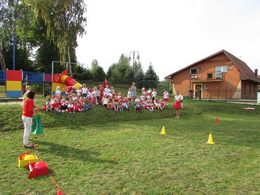 Grafika #27: 20.09.2018 "Piękna Nasza Polska Cała" - konkurencje sportowe pn."Biało-czerwoni"