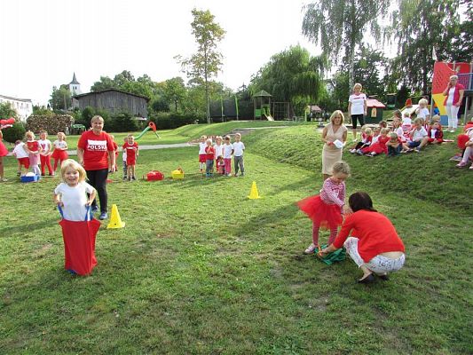 Grafika #28: 20.09.2018 "Piękna Nasza Polska Cała" - konkurencje sportowe pn."Biało-czerwoni"