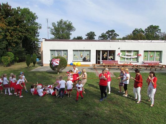 Grafika #39: 20.09.2018 "Piękna Nasza Polska Cała" - konkurencje sportowe pn."Biało-czerwoni"