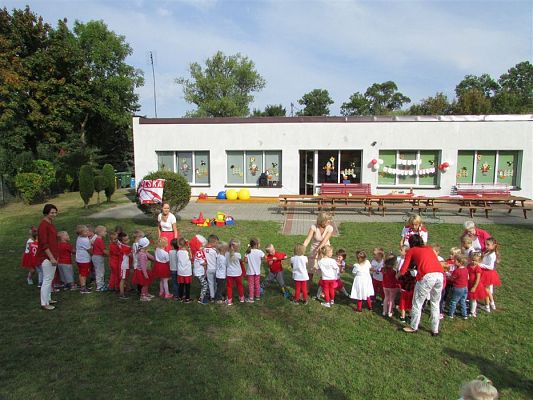 Grafika #40: 20.09.2018 "Piękna Nasza Polska Cała" - konkurencje sportowe pn."Biało-czerwoni"