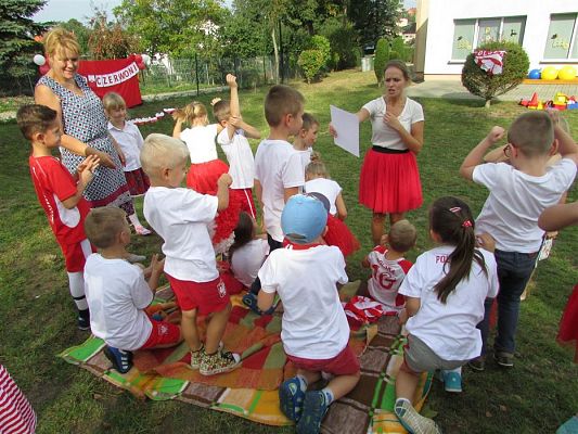 Grafika #50: 20.09.2018 "Piękna Nasza Polska Cała" - konkurencje sportowe pn."Biało-czerwoni"