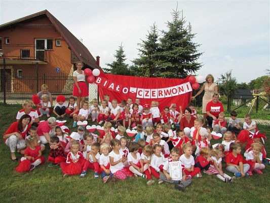 Grafika #51: 20.09.2018 "Piękna Nasza Polska Cała" - konkurencje sportowe pn."Biało-czerwoni"