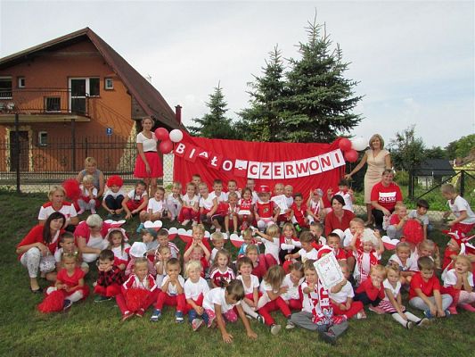 Grafika #52: 20.09.2018 "Piękna Nasza Polska Cała" - konkurencje sportowe pn."Biało-czerwoni"