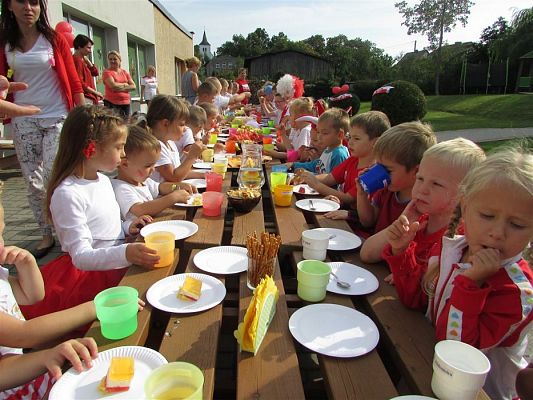 Grafika #56: 20.09.2018 "Piękna Nasza Polska Cała" - konkurencje sportowe pn."Biało-czerwoni"