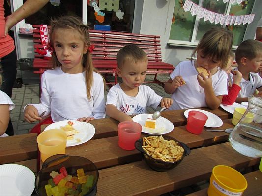 Grafika #61: 20.09.2018 "Piękna Nasza Polska Cała" - konkurencje sportowe pn."Biało-czerwoni"