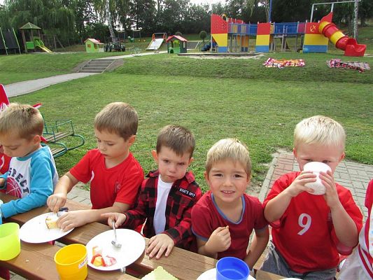 Grafika #65: 20.09.2018 "Piękna Nasza Polska Cała" - konkurencje sportowe pn."Biało-czerwoni"