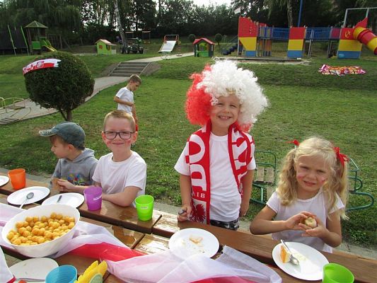 Grafika #67: 20.09.2018 "Piękna Nasza Polska Cała" - konkurencje sportowe pn."Biało-czerwoni"