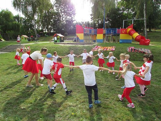 Grafika #71: 20.09.2018 "Piękna Nasza Polska Cała" - konkurencje sportowe pn."Biało-czerwoni"