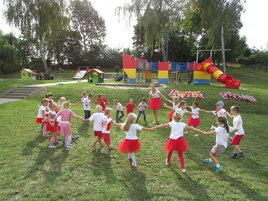 Grafika #74: 20.09.2018 "Piękna Nasza Polska Cała" - konkurencje sportowe pn."Biało-czerwoni"