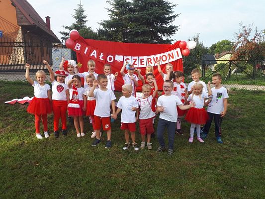 Grafika #79: 20.09.2018 "Piękna Nasza Polska Cała" - konkurencje sportowe pn."Biało-czerwoni"