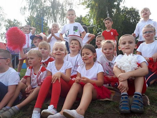 Grafika #80: 20.09.2018 "Piękna Nasza Polska Cała" - konkurencje sportowe pn."Biało-czerwoni"